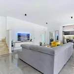 Banovi Comfortable Villa *
