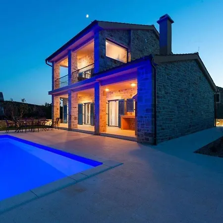 Banovi Comfortable Villa Vinjerac