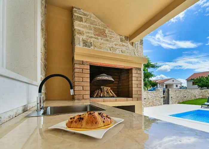 Banovi Comfortable Villa *