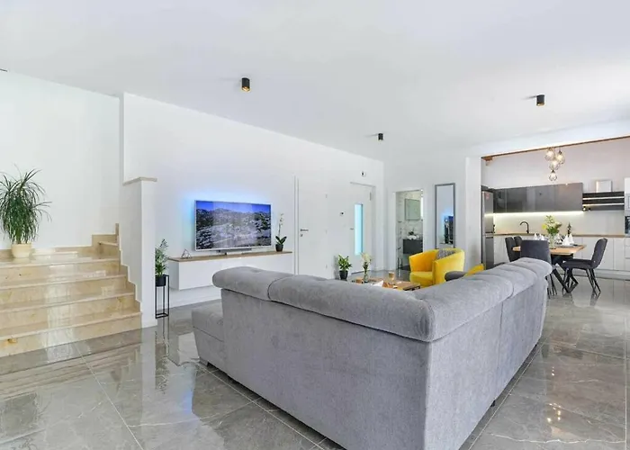 Banovi Comfortable Villa *